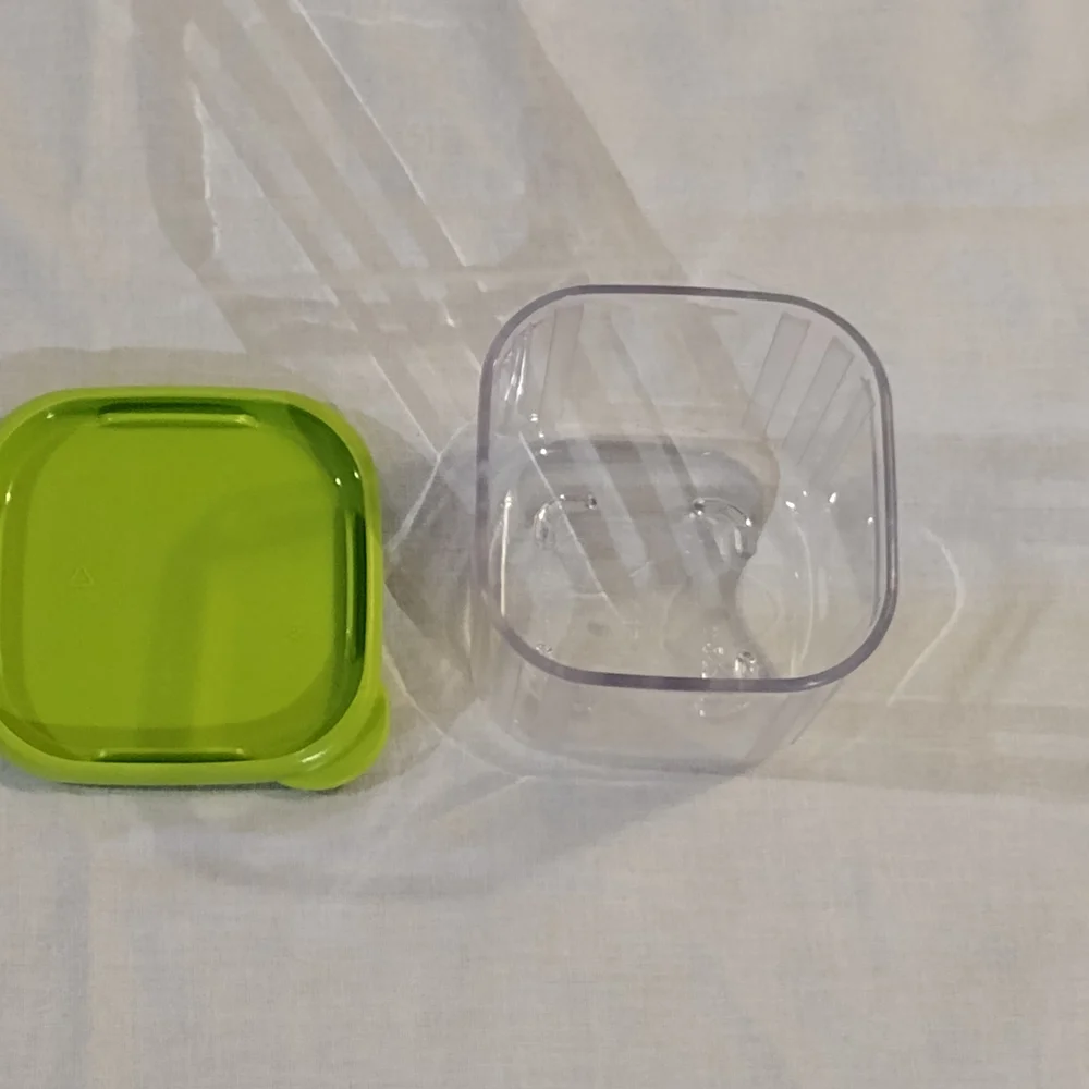 Tupperware Pastel Lid Storage Set - Picture 10 of 16